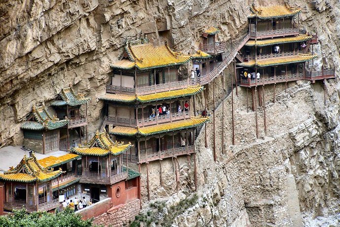 Este el santurario chino Colgante de Datong, construído en vertical a más de 75