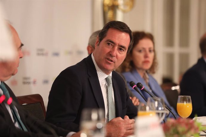 El presidente de la CEOE, Antonio Garamendi, durante su intervención en los Desayunos Informativos de Europa Press en Madrid el 9 de octubre de 2019,