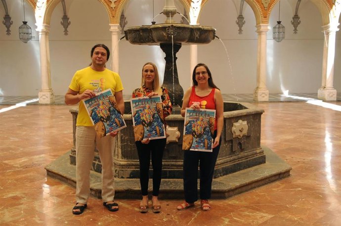 Blasco (centro), en la presentación del Festival Internacional de Juegos