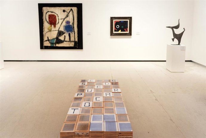 Exposición 'Ecos', en la Sala Santander de Fundación Banco Santander  Obra de Fernando Renes en dialogo con Miro