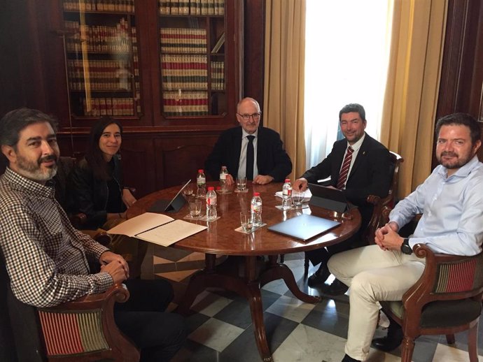 Reunión entre el presidente de la Cámara de Comercio de Barcelona, Joan Canadell, y el Síndic de Greuges de Catalunya, Rafael Ribó