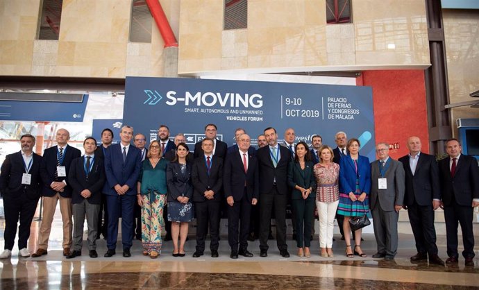 Foto de familia de la inauguración de S-Moving en Málaga