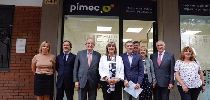 Inauguración de la nueva delegación de Pimec con el presidente de Pimec, Josep González, y la alcaldesa de L'Hospitalet de Llobregat, Núria Marín