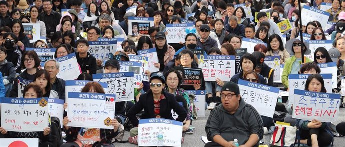 Protestas e Seúl contra el ministro de Justicia de Corea del Sur, Cho Kuk.