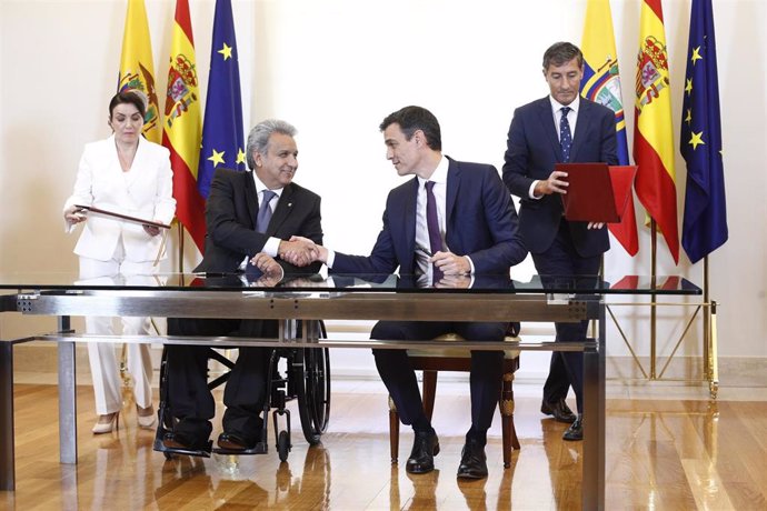 El presidente de Ecuador, Lenín moreno, con el presidente del Gobierno, Pedro Sánchez, durante su viaje a España en julio de 2018