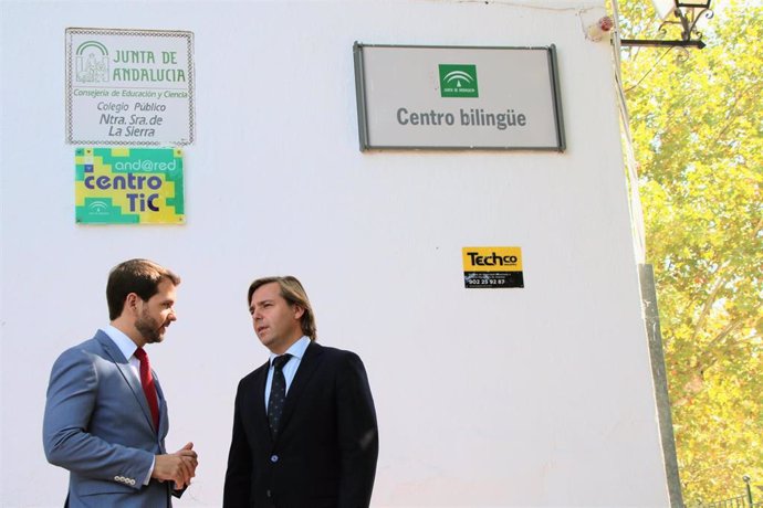 El delegado de la Junta, Antonio Repullo, y el alcalde de Cabra visitan el CEIP Nuestra Señora de la Sierra