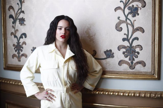 La cantante Rosalía presenta su disco “El mal querer”. 