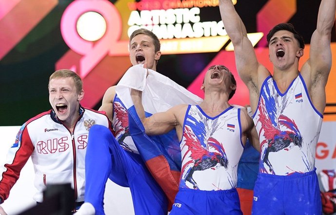 El equipo ruso masculino de gimnasia artística, en el Campeonato del Mundo.