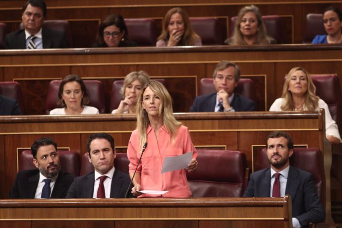 La portaveu del PP al Congrés, Cayetana Álvarez de Toledo, compareix en sessió de control al Govern en funcions un dia després de conixer-se la gairebé plena seguretat d'unes eleccions el 10 de novembre, a Madrid (Espanya), a 18 de setembre de 201
