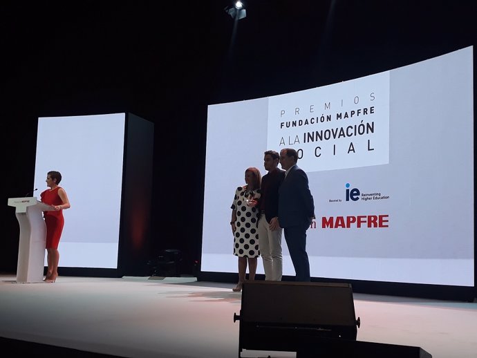 Fundación Mapfre premia un trabajo que rehabilita en 2 semanas con un exoesquele