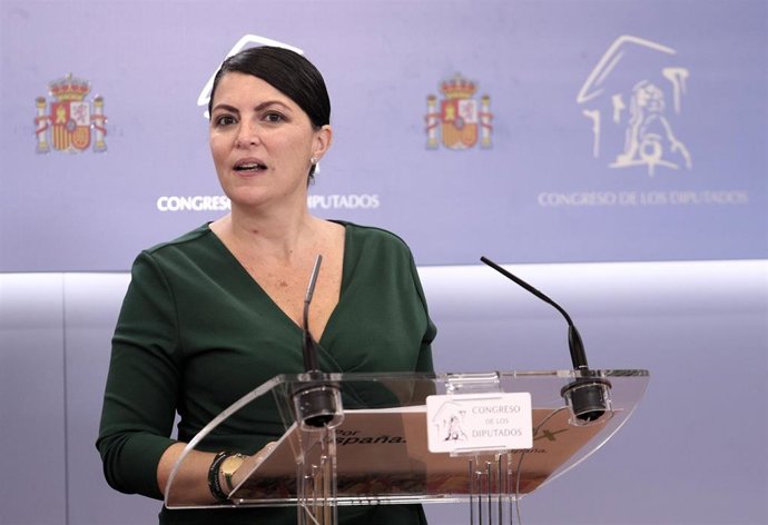 La secretaria general del grupo de Vox en el Congreso, Macarena Olona, en rueda de prensa 