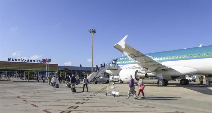 Murcia pide un plan de dinamización económica que compense el cierre del aeropuerto de San Javier en el Mar Menor