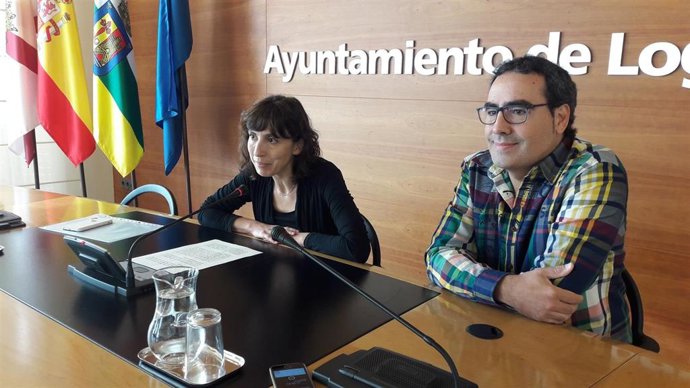 La concejala de Cultura  y el director de la Banda de Música han dado cuenta del ciclo de conciertos de la Agrupación municipal, que comienzan este domingo.