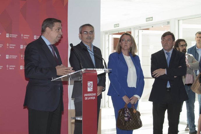 AV.- Planas asegura que "las guerras en el sector agroalimentario son particular