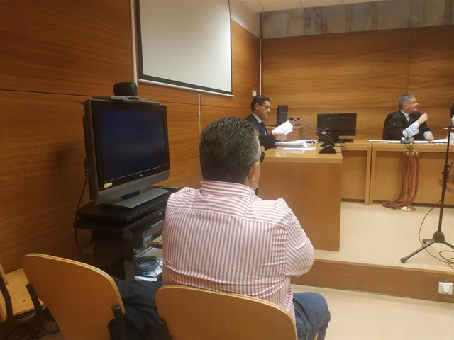 El conductor de ambulancia, durante el juicio celebrado en el Juzgado de lo Penal 3 de Valladolid.
