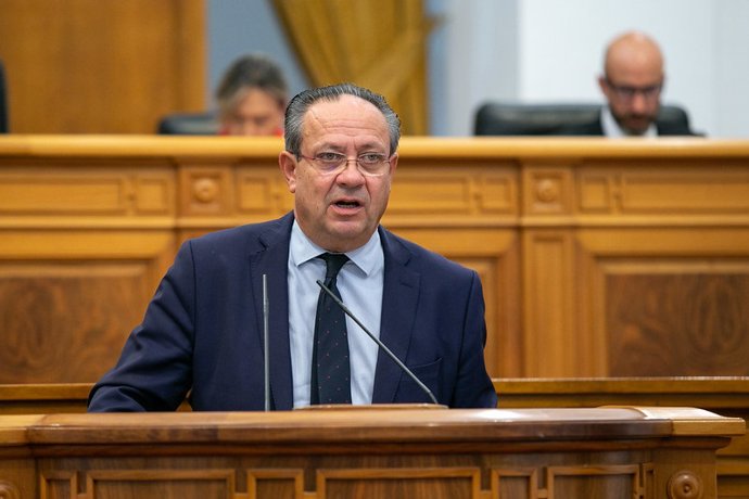 Pleno.- PP y Cs piden soluciones a la desaceleración y los aranceles en C-LM y J