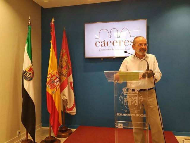 Teófilo Amores abandona Vox y se queda como concejal no adscrito en Cáceres