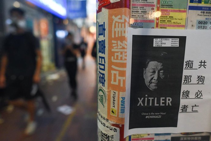 Un cartel contra el presidente de China en Hong Kong