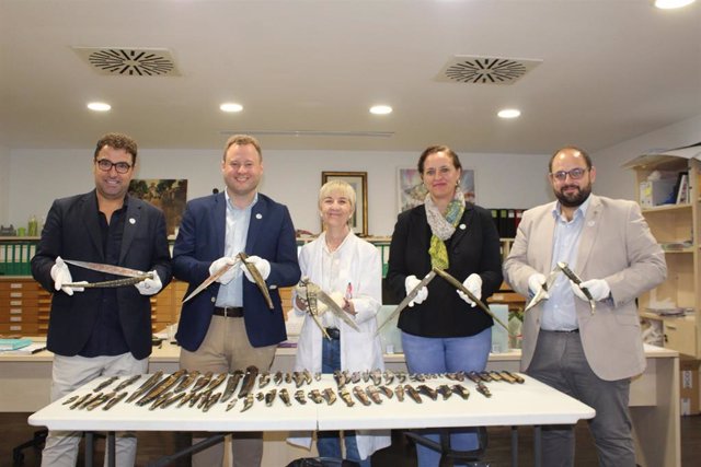 El Museo de la Cuchillería de Albacete recibe en depósito por cuatro años una colección de 600 navajas antiguas de un coleccionista holandés.