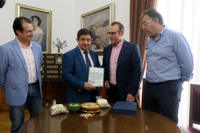 Jaén.- MásJaén.- Appistaco presenta la primera cosecha de pistachos producida en