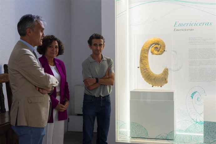 Presentación de la Emericiceras, pieza destacada de la colección patrimonial de la UGR