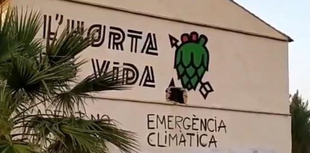 El Forn de Barraca agujereado