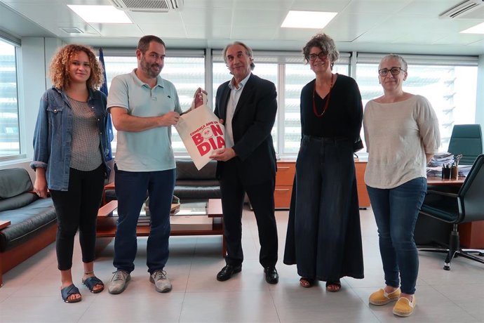 El conseller de Educación, Universidad e Investigación, Martí March, en un encuentro con miembros de la OCB