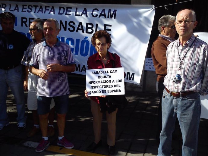 Una concentración de afectados por las cuotas de la CAM, de archivo.