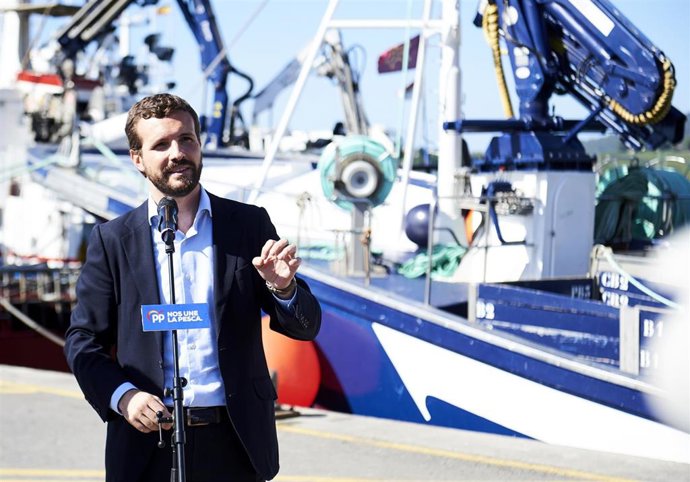 El presidente del PP, Pablo Casado, visita Santoña (Cantabria)