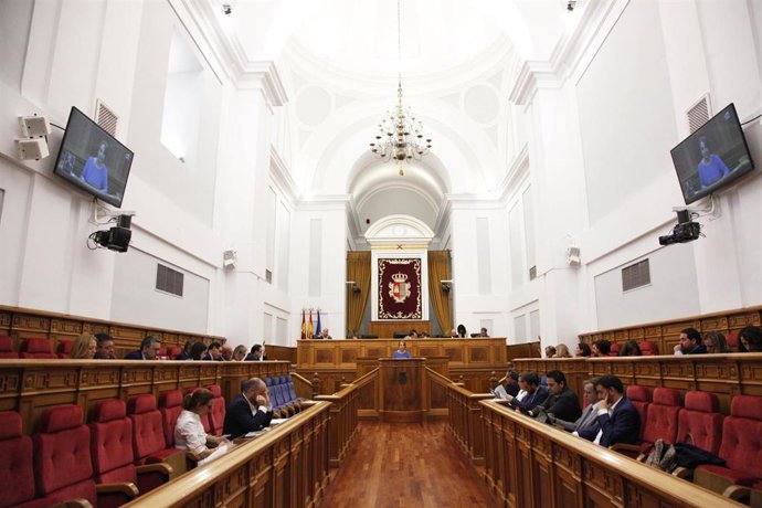 Pleno en las Cortes de C-LM.