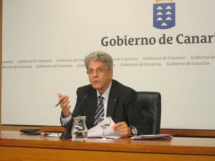 El portavoz del Gobierno de Canarias, Julio Pérez, en rueda de prensa