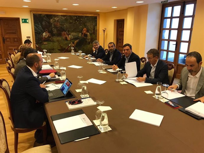 Alcaldes afectados por la descarbonización se reúnen en el Pazo de Mariñán, en Bergondo (A Coruña)