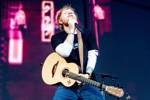 El cantautor británico Ed Sheeran da un concierto en el estadio Wanda Metropolitano de Madrid.