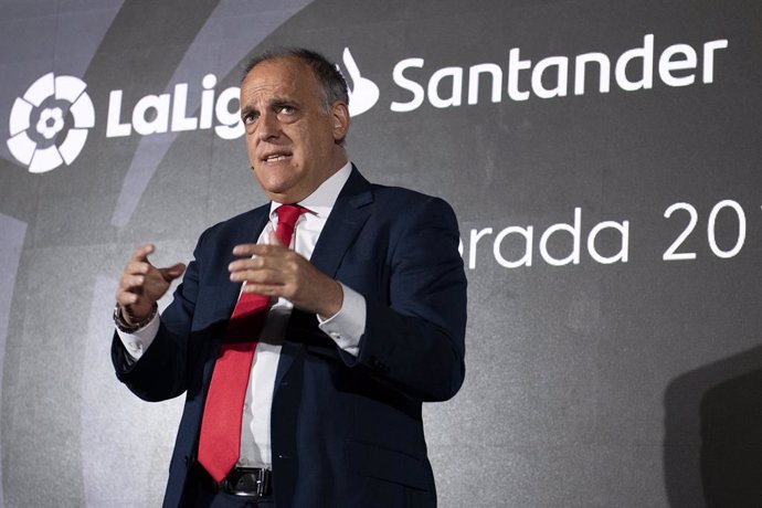 Fútbol.- Tebas: "Si Messi vuelve a tener algún bajón, que no dude en que le dare