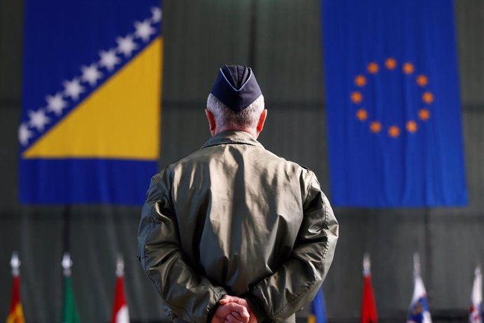 Bandera de Bosnia y bandera de la UE