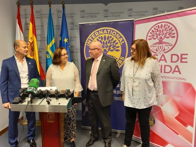 Presentación de  los actos del Día Internacional de Cáncer de Mama organizados por Synergy Clubs International