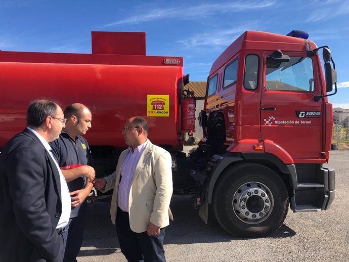 Los bomberos de la Diputación de Teruel suministran 2,3 millones de litros de agua este año.