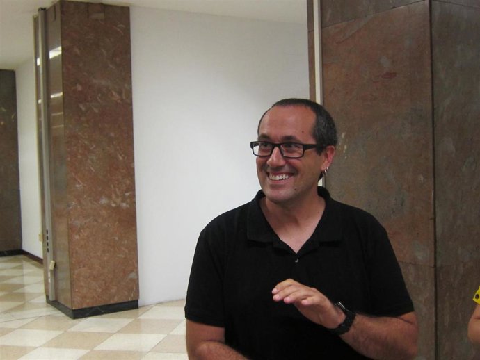 El concejal del grupo municipal de Zaragoza en Común (ZeC), Alberto Cubero.