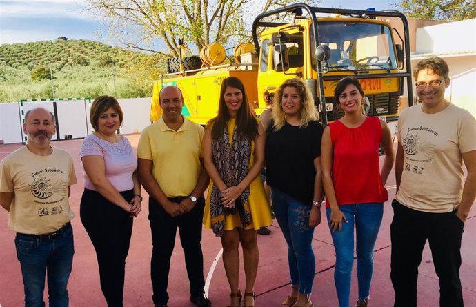 La delegada (centro), durante el acto celebrado en Rute (Córdoba).