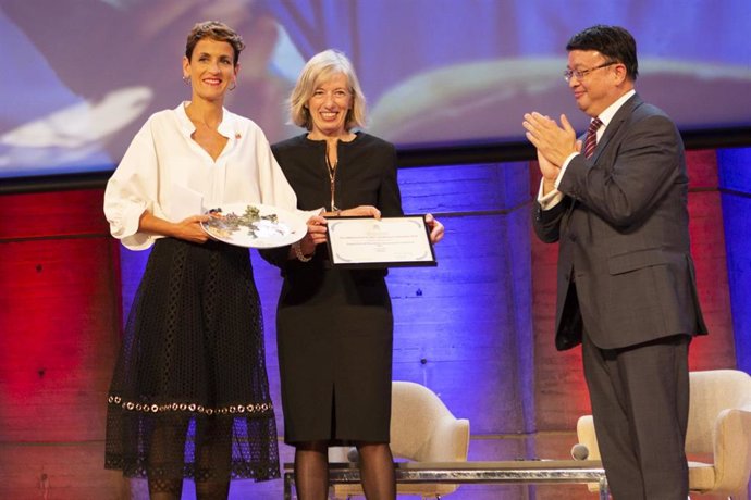 María Chivite recoge en París el Premio UNESCO de educación de las niñas y las mujeres por el programa de coeducación Skolae
