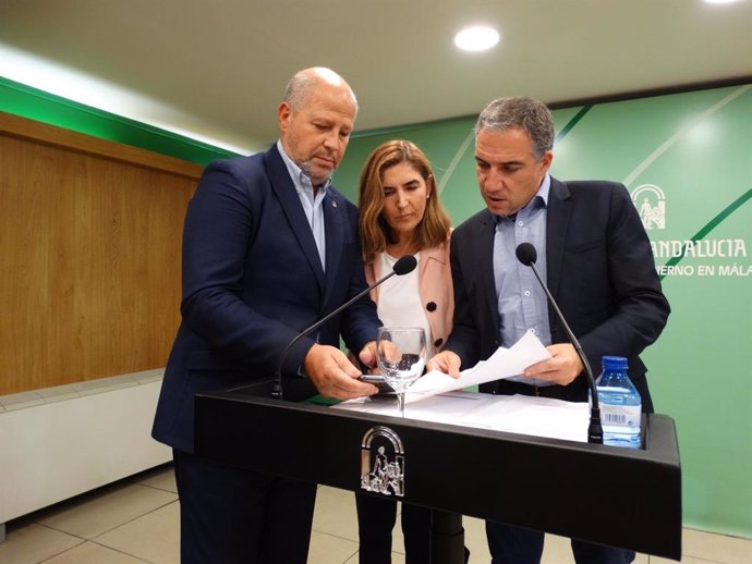 Javier Imbroda, Rocío Blanco y Elías Bendodo en rueda de prensa en Málaga