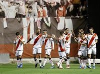 El Rayo vence con remontada al Tenerife