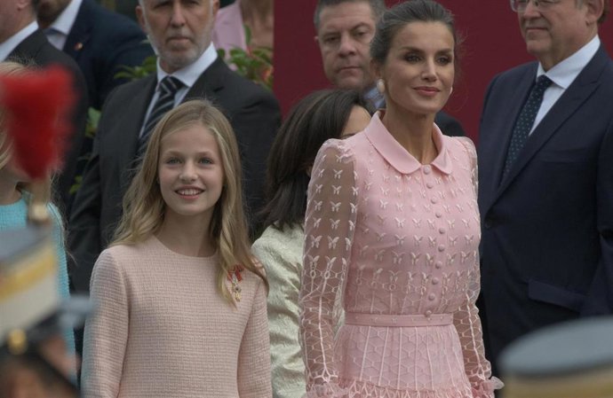 Letizia y Leonor mimetizadas en rosa