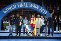 Pablo Reyes y Carla Abdón, máximo goleador y mejor portera de la Danone Nations Cup