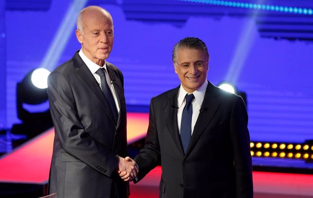 Los candidatos a la Presidencia de Túnez Kais Saied y Nabil Karoui