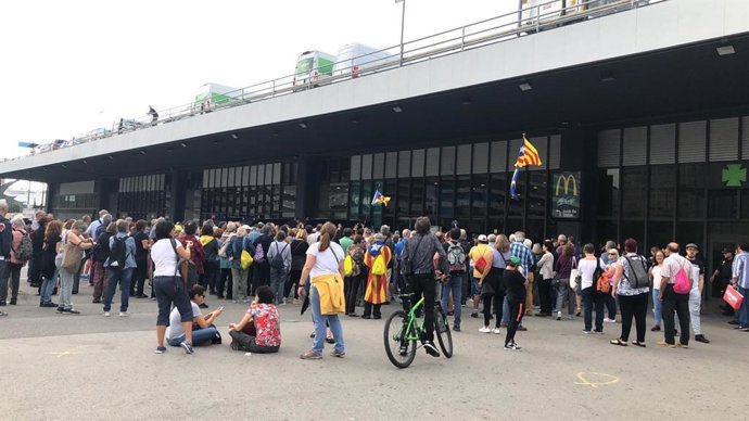Protesta en la estación de Sants contra la sentencia