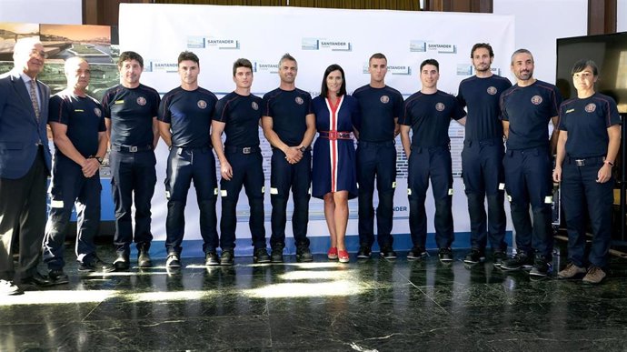 Toman posesión 7 bomberos Ayuntamiento Santander