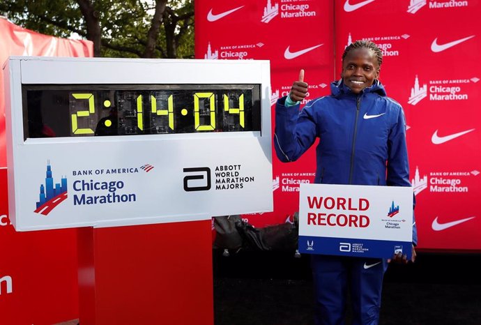 La keniana Brigid Kosgei bate el récord del mundo femenino de maratón en Chicago