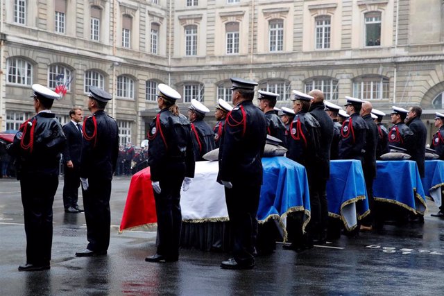 Homenaje a los fallecidos por el ataque en la Prefectura de la Policía en París