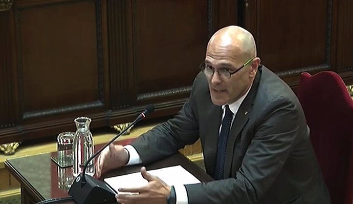 El exconsejero de Asuntos Exteriores de la Generalitat de Catalunya, Raül Romeva, durante su intervención ante el Tribunal Supremo, en la última jornada del juicio del procés.